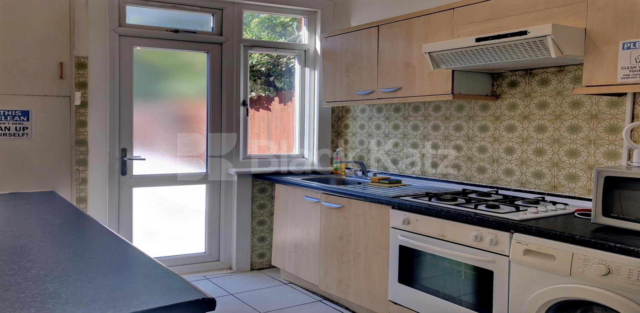 			LET , 3 Bedroom, 1 bath, 1 reception House			 Tulse Hill, Brixton/Tulse Hill 